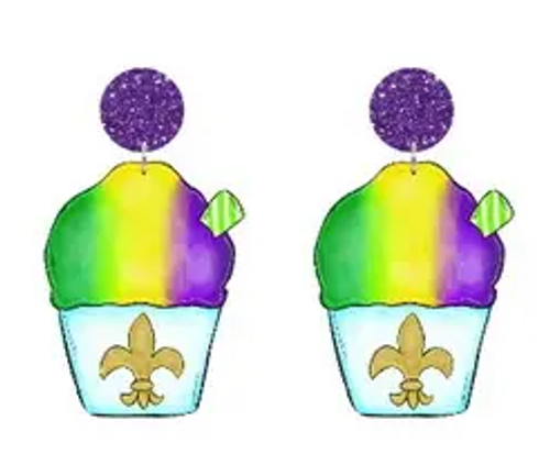 Add a festive touch to your Mardi Gras look with these Mardi Gras Snowball Earrings! Each acrylic earring features a cup with a gold fleur de lis, topped with a snowball of vibrant purple, green, and gold. A green and white striped straw completes the fun design. Measures 3cm x 3.7cm.