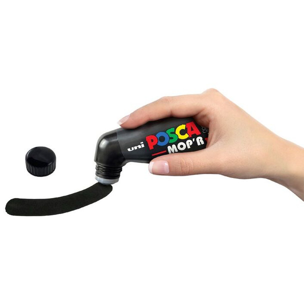 Artist using POSCA PCM-22 MOP’R marker in hand, demonstrating motion and angle control