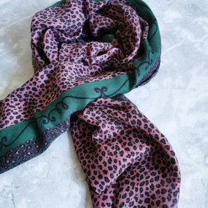 Cheetah Print Viscose Scarf Pink Cheetah Print Viscose Scarf Pink