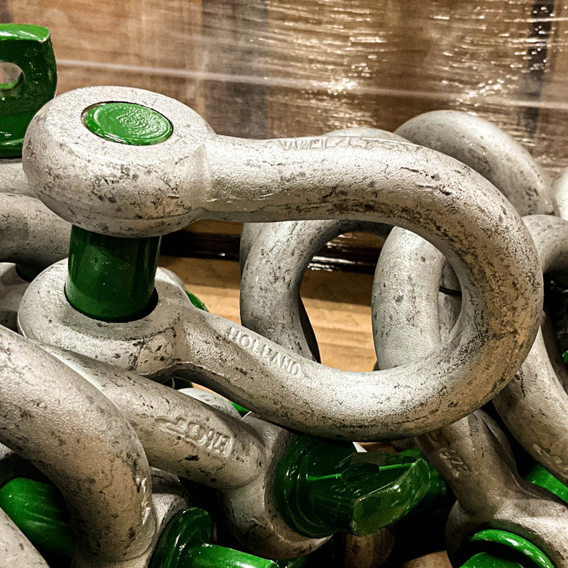 What is a Rigging Shackle?