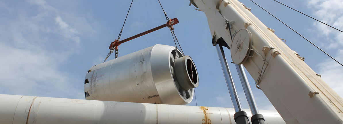 When Should a Spreader Bar Be Used for Lifting?