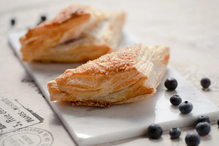 Blueberry Turnovers 4/pk