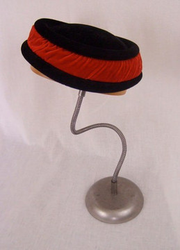 1930s HC Capwell Co. black fur velour hat with red velvet band