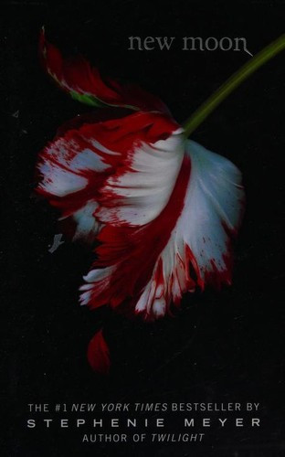 New Moon 2 Twilight front cover by Stephenie Meyer, ISBN: 0316160199