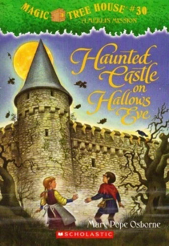 Haunted Castle On Hallows Eve 30 Magic Tree House front cover by Mary Pope Osborne, ISBN: 0545289882