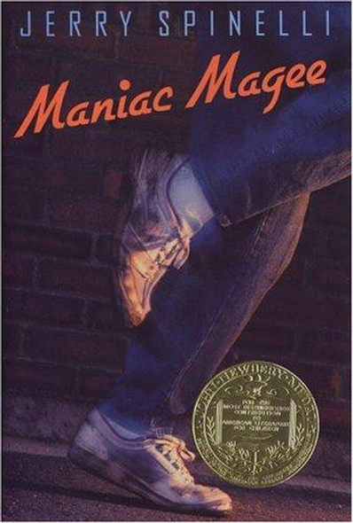 Maniac Magee (Newbery Medal Winner) front cover by Jerry Spinelli, ISBN: 0316807222