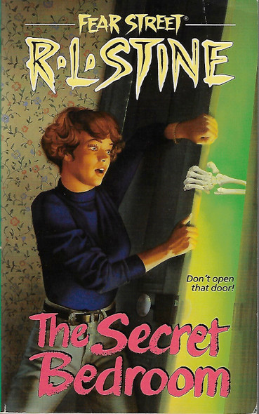 The Evil Moon (Fear Street: the Cataluna Chronicles, No. 1) front cover by R. L. Stine, ISBN: 0689043562