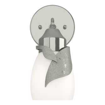 Lapas One Light Bath Sconce in Sterling (39|201350-SKT-85-GG0330)