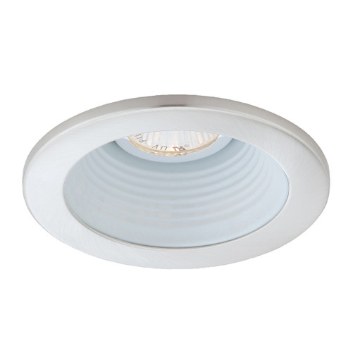 Step Baffle in White (40|TR-P401-46)