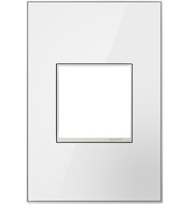adorne One-Gang Screwless Wall Plate in Mirror White (246|AWM1G2MWW4)