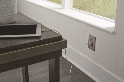 radiant Tamper-Resistant USB Outlet in Nickel (246|TM826USBNICC6)