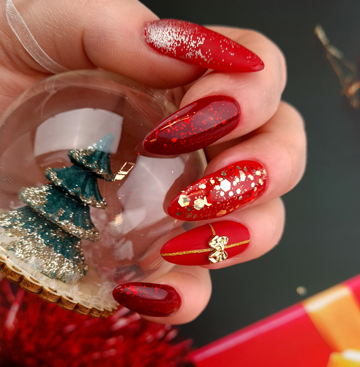 Buy Red & Gold Swirl Glitter Nails Christmas Nails Glitter Nails Holiday  Nails Press on Nails Gel Nails Online in India - Etsy