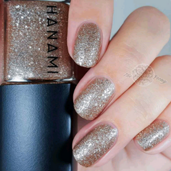 Hanami Nail Polish - Dancing On My Own 15ml colour is Sparkly copper gold glitter, vegan and cruelty free, breathable and Australian made. Example of use.