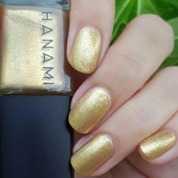 Hanami Nail Polish - Fools Gold 15ml colour is Gold, vegan and cruelty free, breathable and Australian made. Example of use.