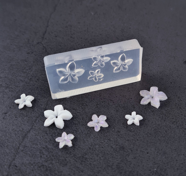 Moxie Silicone Nail Art Mold - 3D Flowers Lillies (4 Sizes)