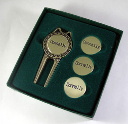 Pro Divot repair tool gift set includes 4 personalized ballmarkers and gift box packaging