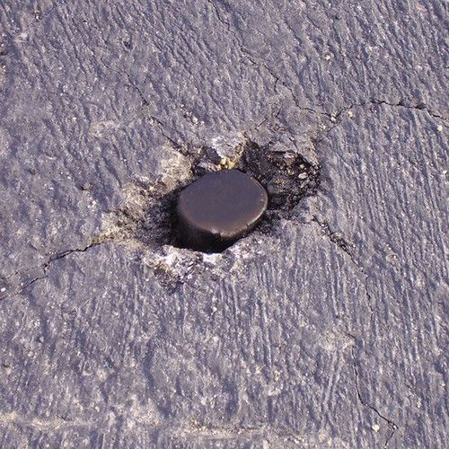 1 1/8'' Asphalt Plug 1 1/8'' Asphalt Plug
