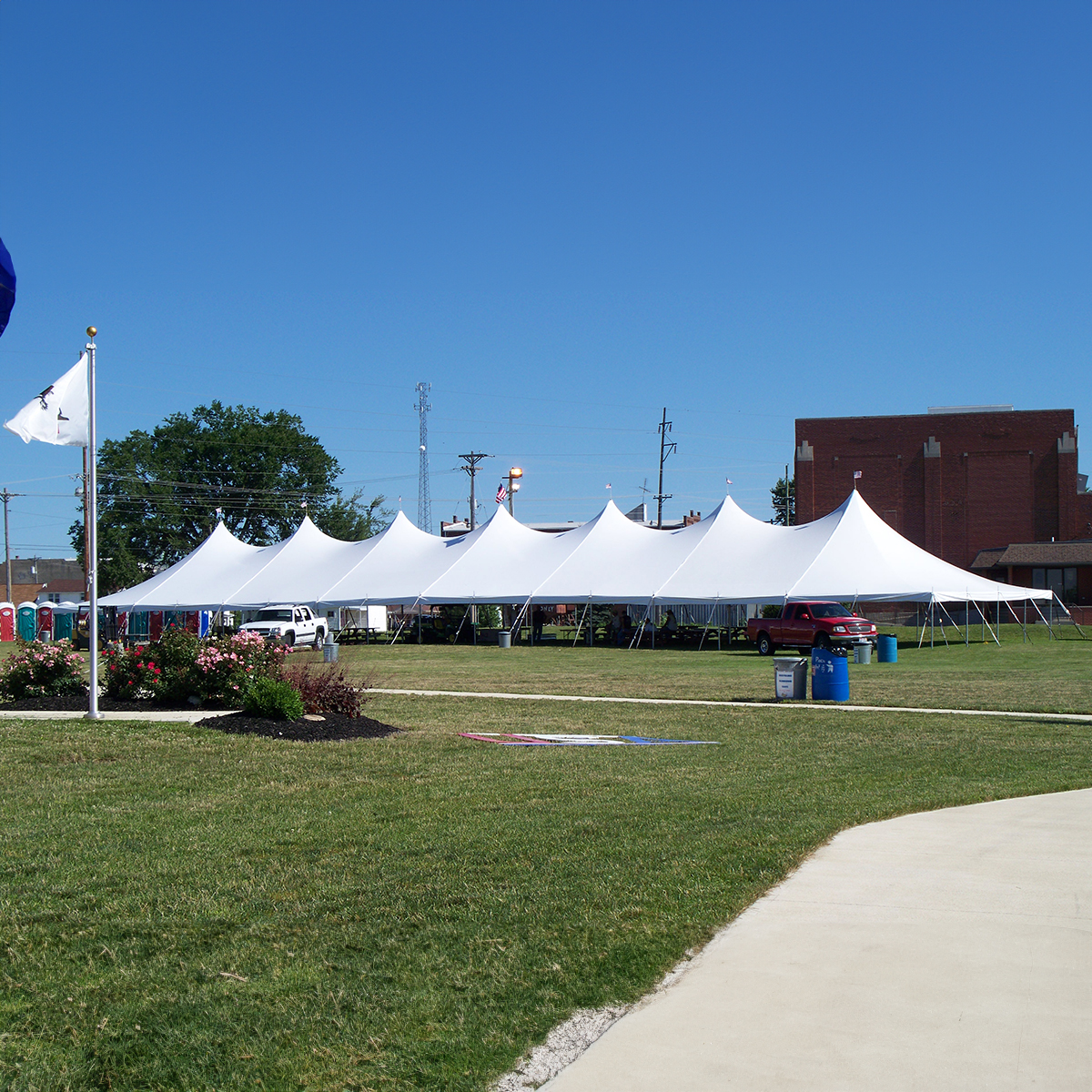 premiere-ii-series-vs-standard-pole-tents
