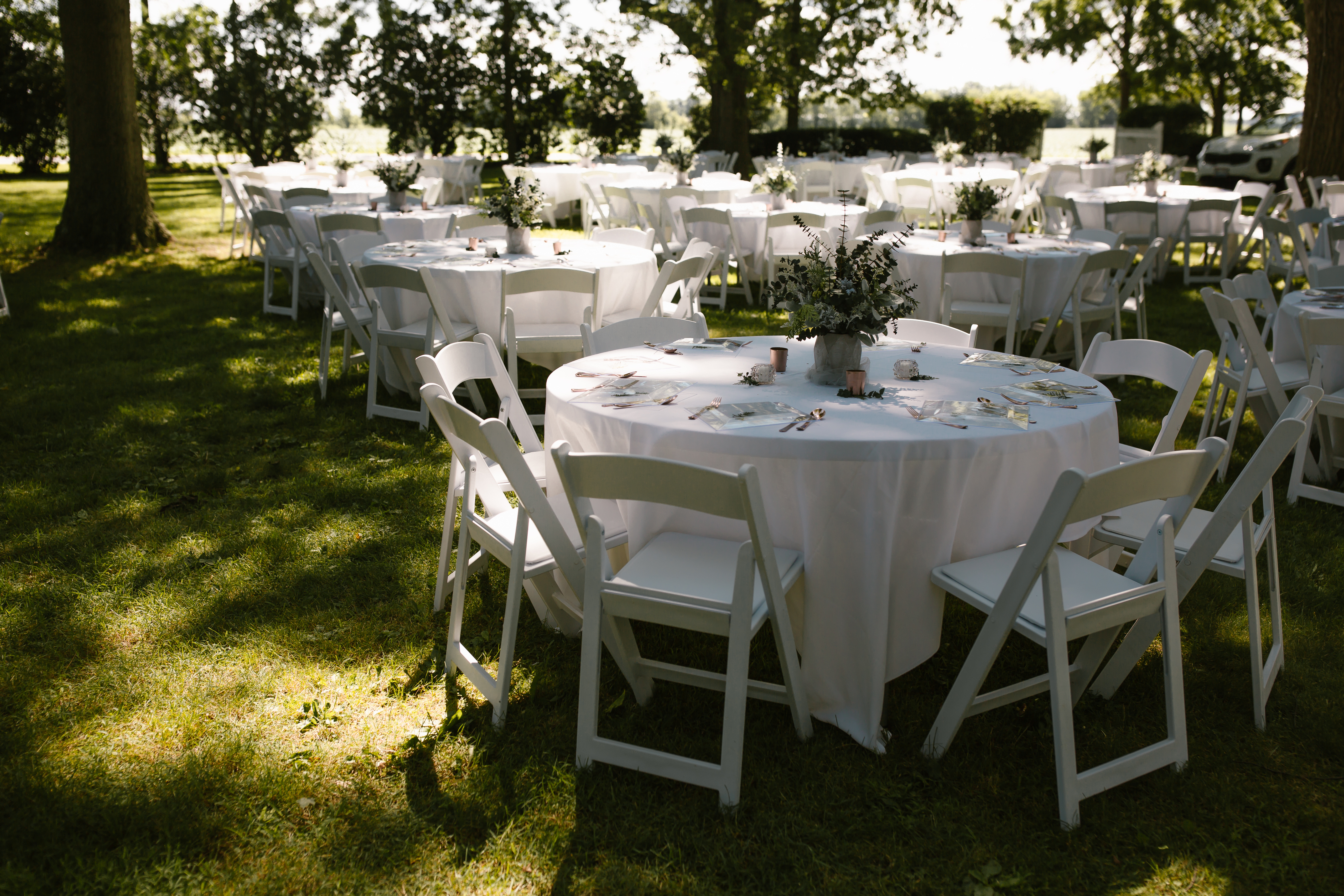 Elegant round tablecloth at event