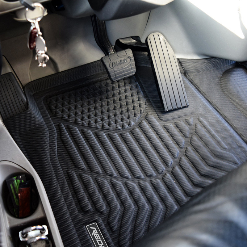 Genuine Peterbilt 579 Floor Mat Set – Black, Custom-Molded, Heavy-Duty Rubber (Driver & Passenger)