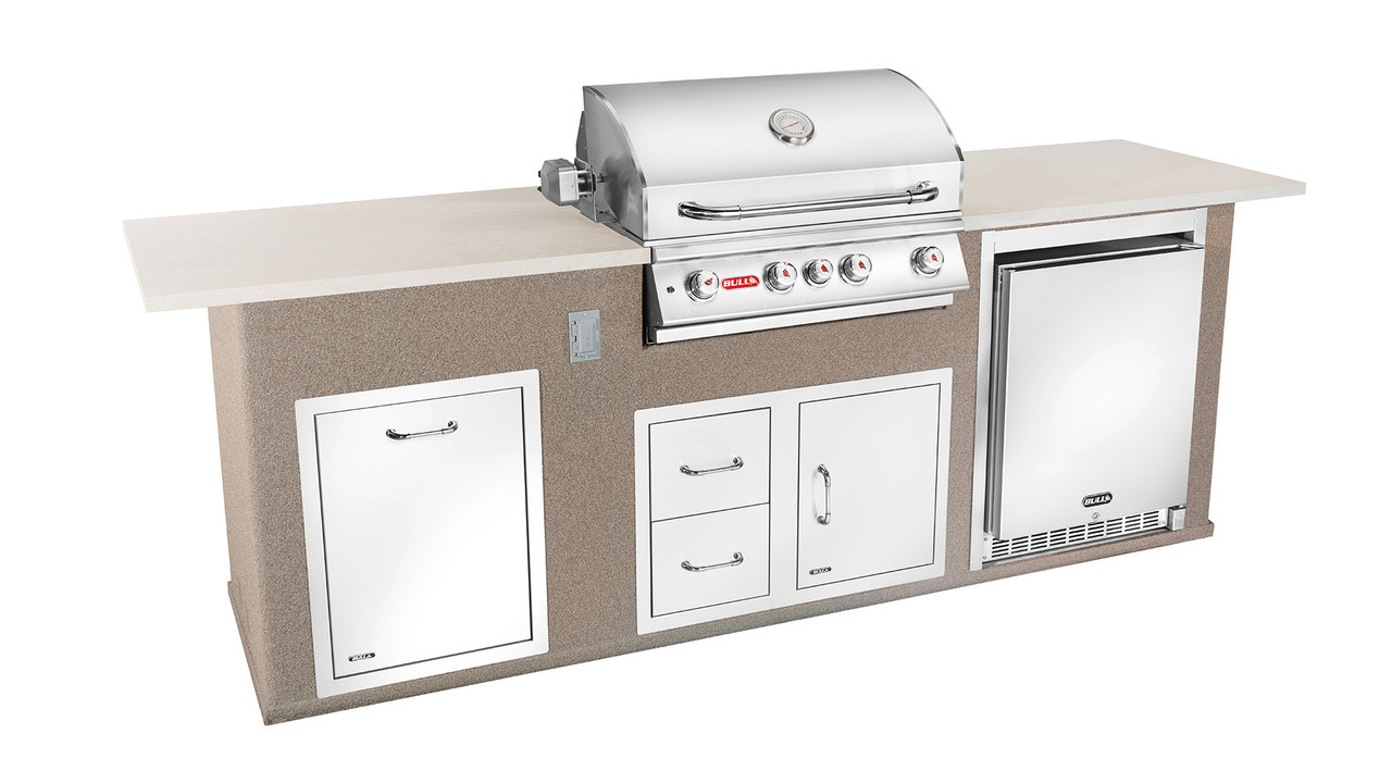 Center Q - Bull Grills & Spas