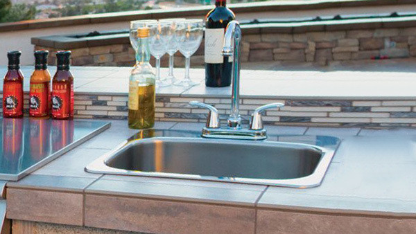 Outdoor Bar & Sinks