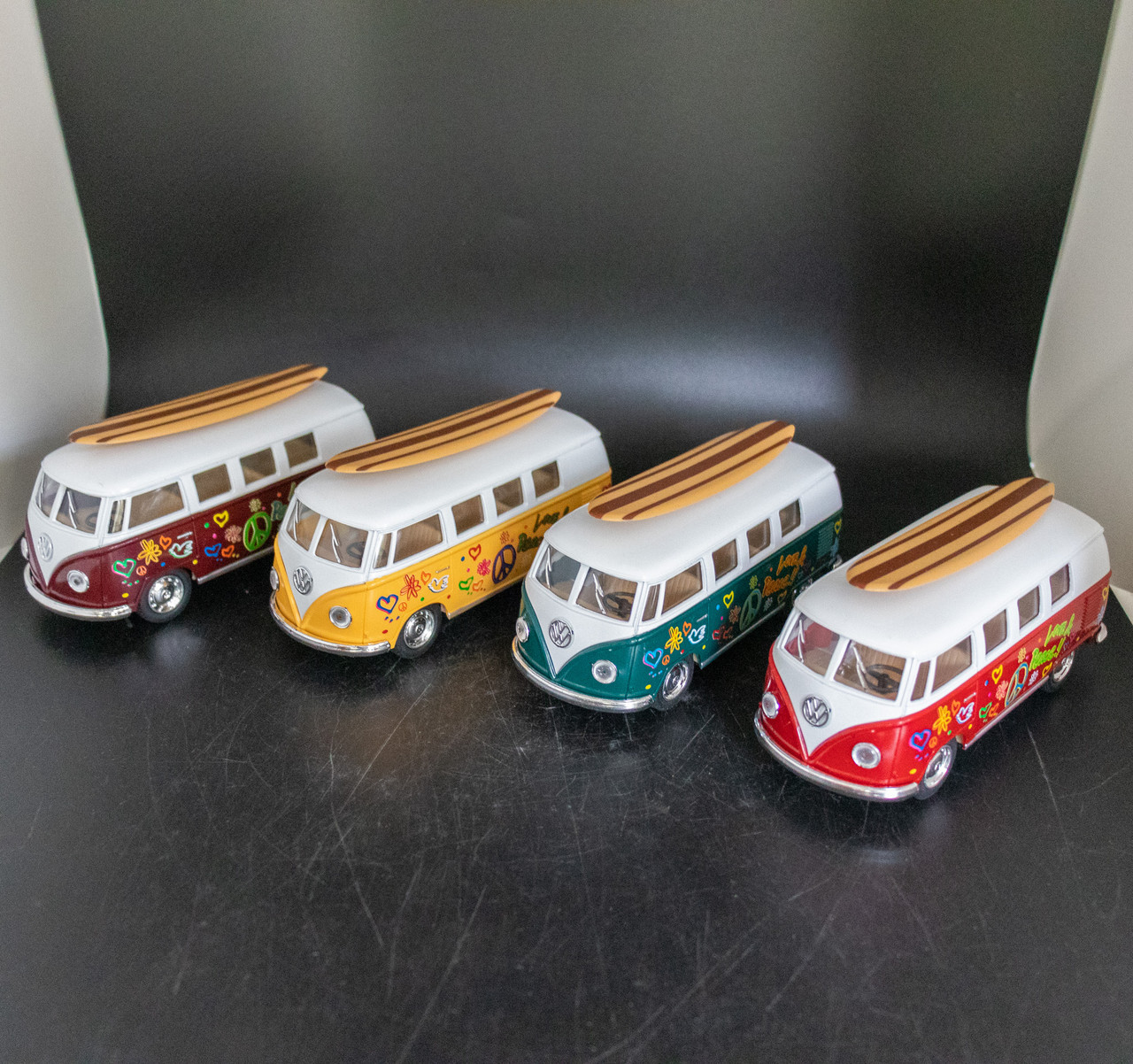 Kinsmart 1:32 Scale Diecast Model - 1962 Volkswagen Classic Bus With Surfboard, Green