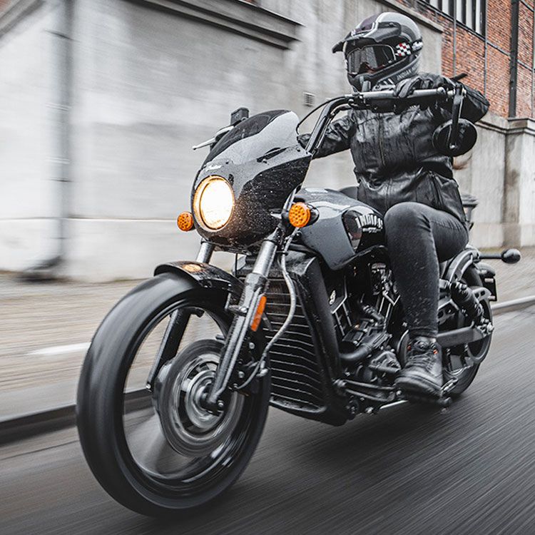 ノルジェ Keanu Reeves Talks about his Favorite Motorcycles & tells us about