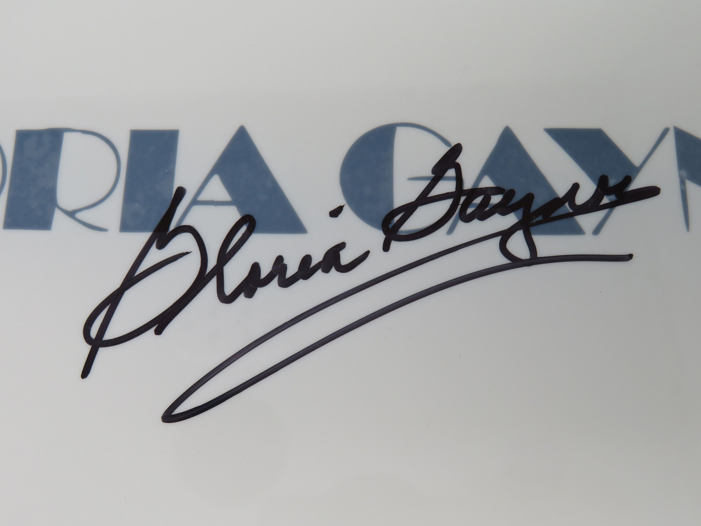 Gloria Gaynor Signed Drumhead AQ11910