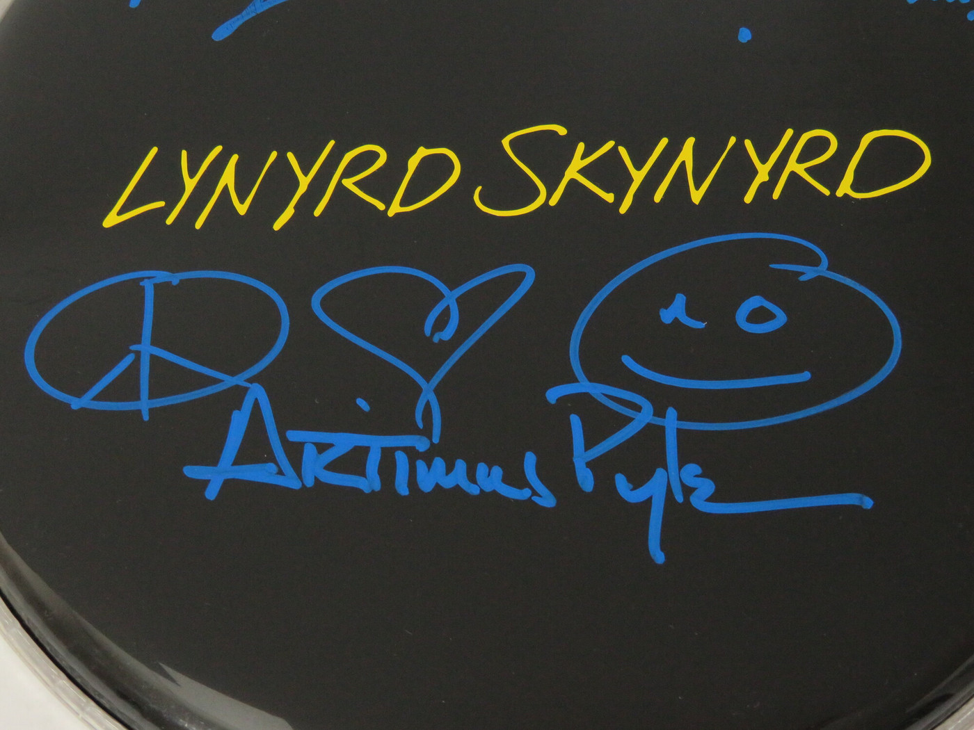 Lynyrd Skynyrd Signed Drumhead RR58901