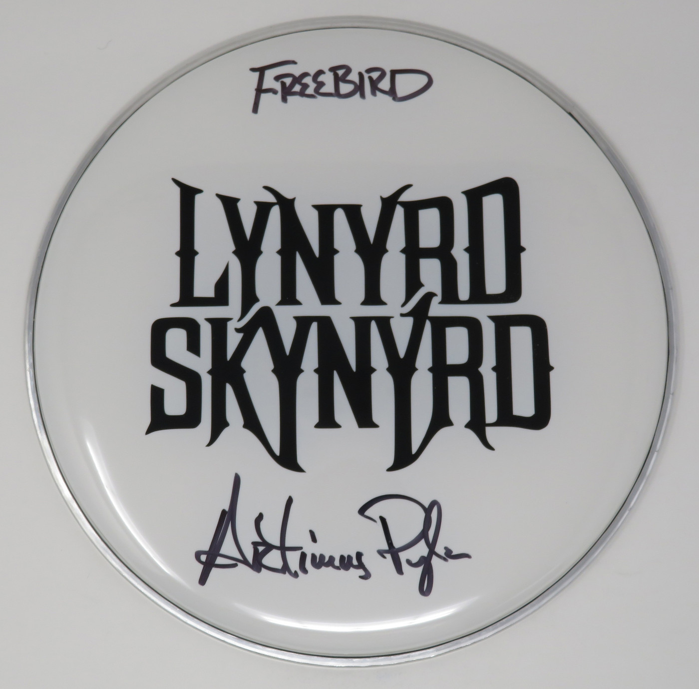 Lynyrd Skynyrd Signed Drumhead LH-WIT838196