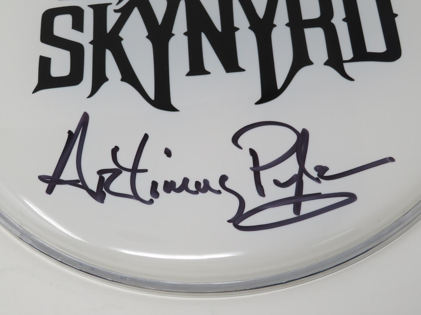 Lynyrd Skynyrd Signed Drumhead LH-WIT838193