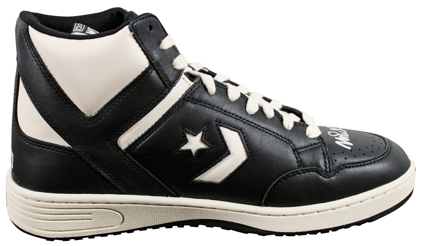 Lakers Magic Johnson Signed Left Black & White Converse Weapon