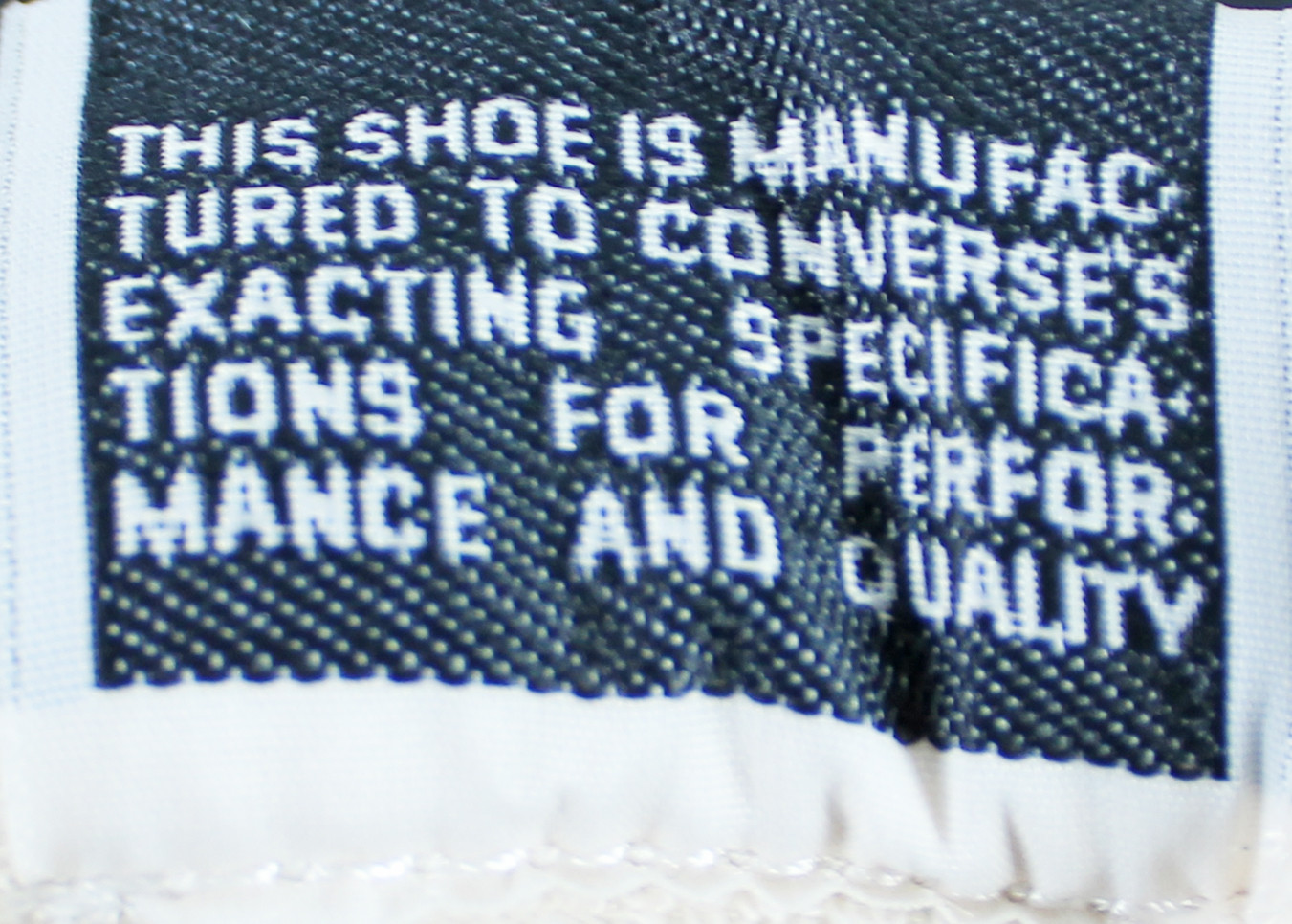 Lakers Magic Johnson Signed Right Black & White Converse Weapon Shoe  BAS Wit 1