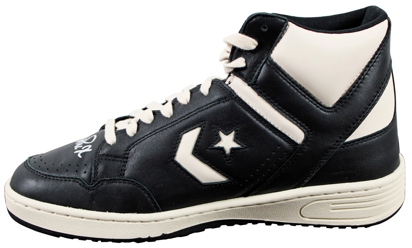 Lakers Magic Johnson Signed Right Black & White Converse Weapon Shoe  BAS Wit 2