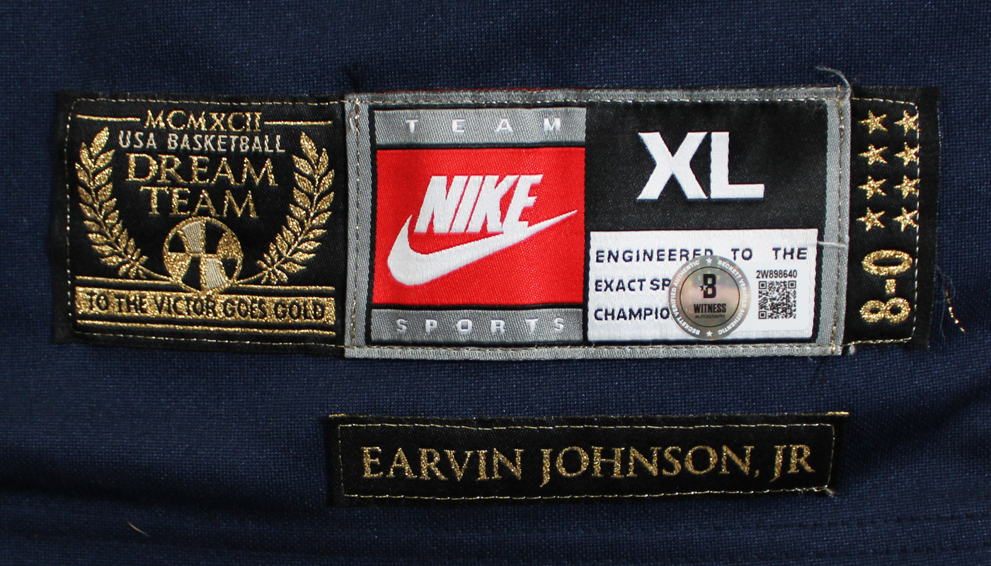 Magic Johnson "92 Dreamteam" Signed Navy Nike Team USA Jersey BAS Wit #2W898640