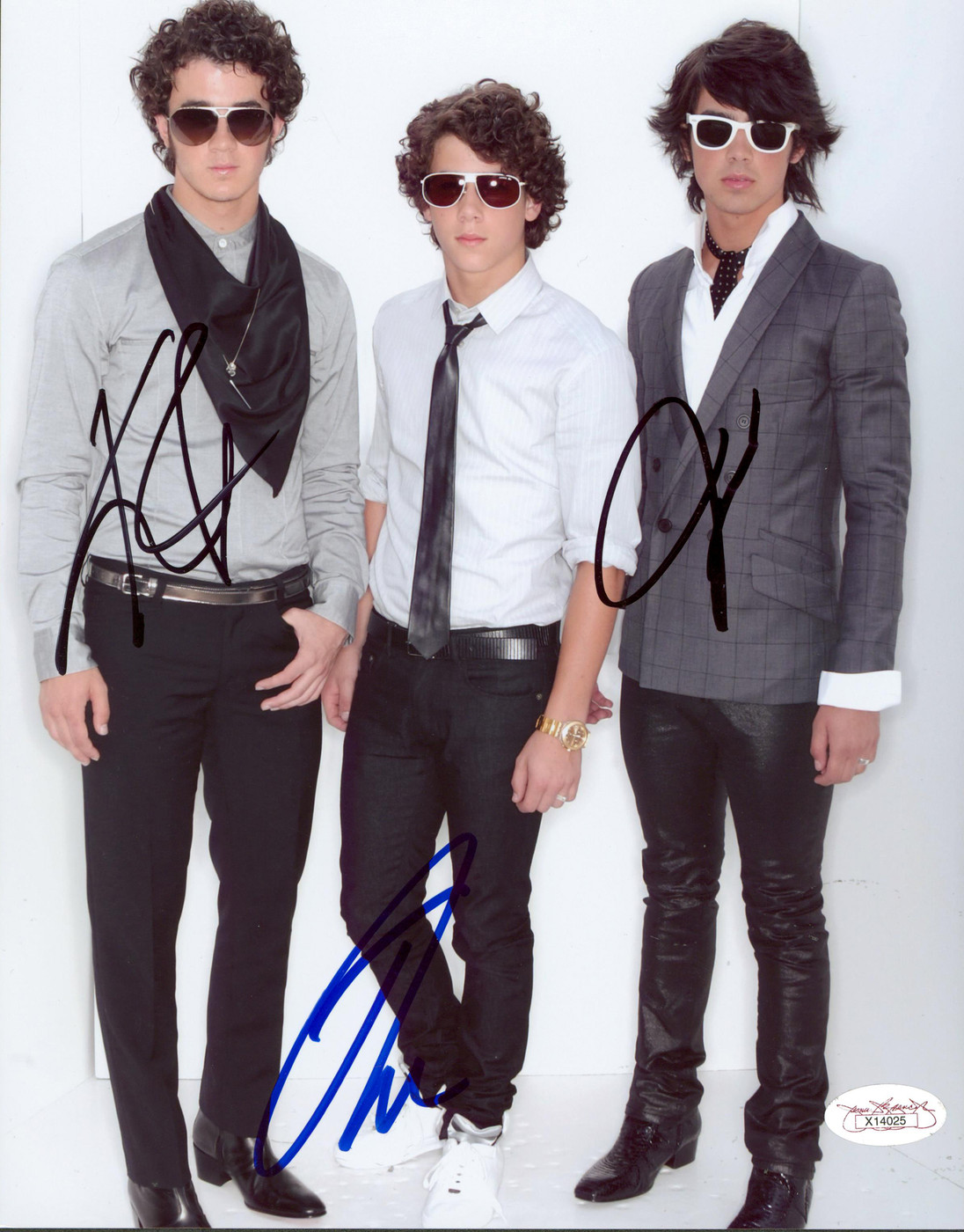The Jonas Brothers (3) Nick, Joe & Kevin Authentic Signed 8x10 Photo JSA #X14025