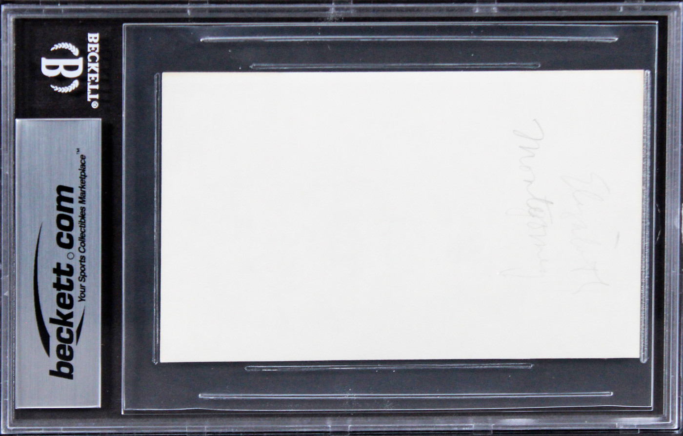 Elizabeth Montgomery Bewitched Authentic Signed 3x5 Index Card BAS Slabbed