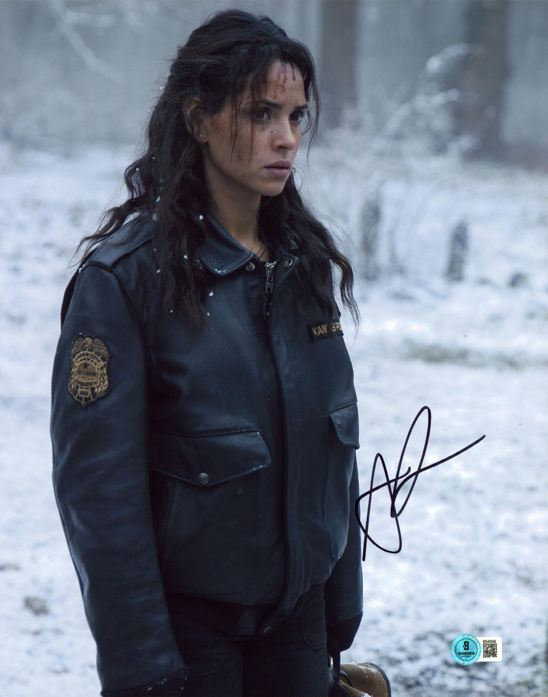 Adria Arjona Emerald City Authentic Signed 11x14 Vertical Photo BAS #BS40948