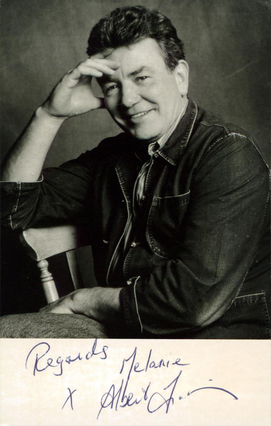 Albert Finney Erin Brockovich "Regards Melanie" Signed 3.5x5.5 Photo BAS BT02436