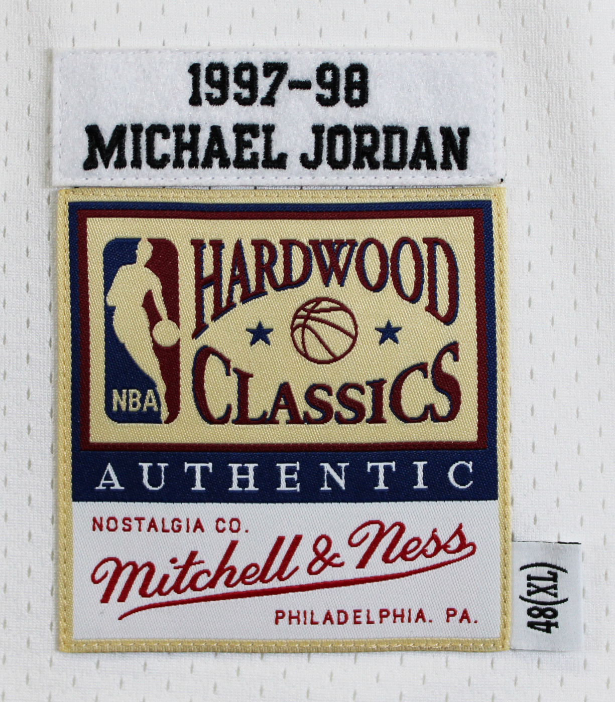 Bulls Michael Jordan Signed 97-98 White Nike HWC Authentic Framed Jersey UDA Version 1