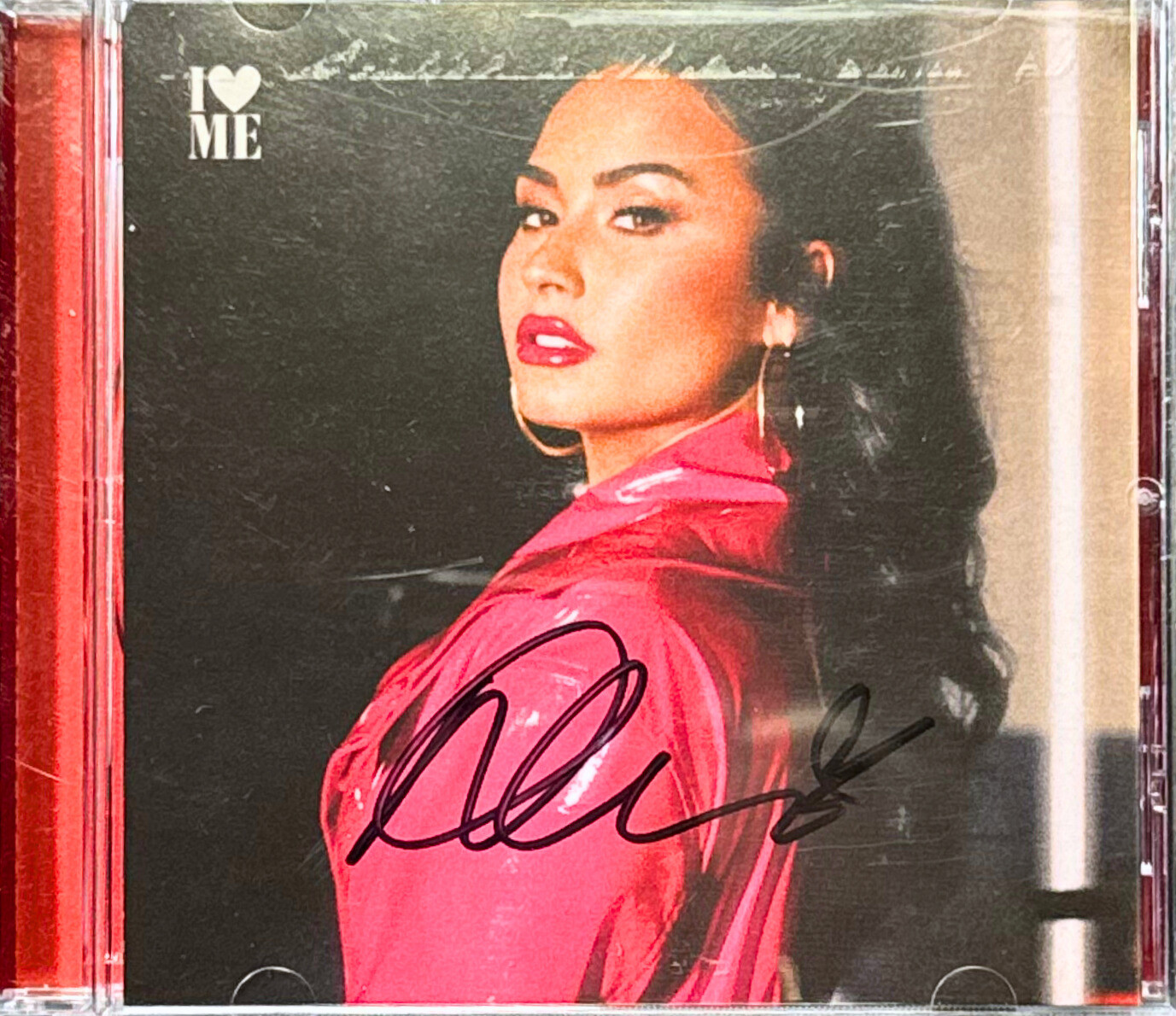 Demi Lovato　直筆サイン入りカラーレコード 3b8bf275-d373-4ed9-941c-
