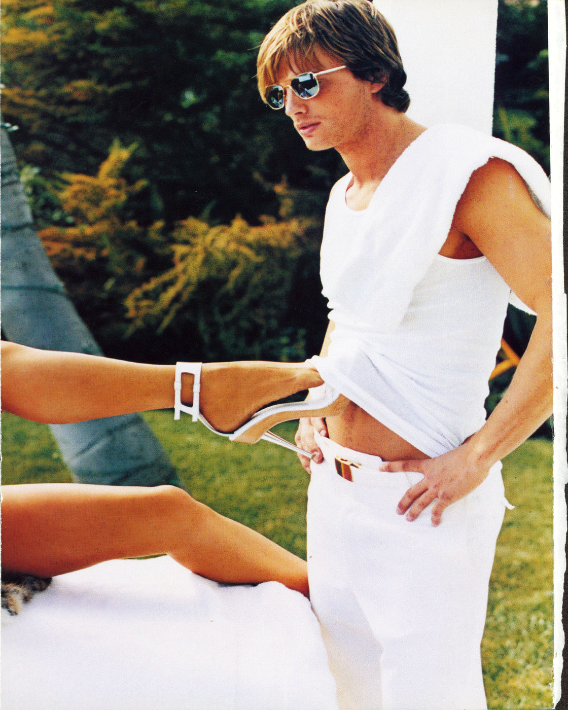 Ashley Judd "Best Wishes" Signed August 2004 Marie Claire Magazine Cover BAS