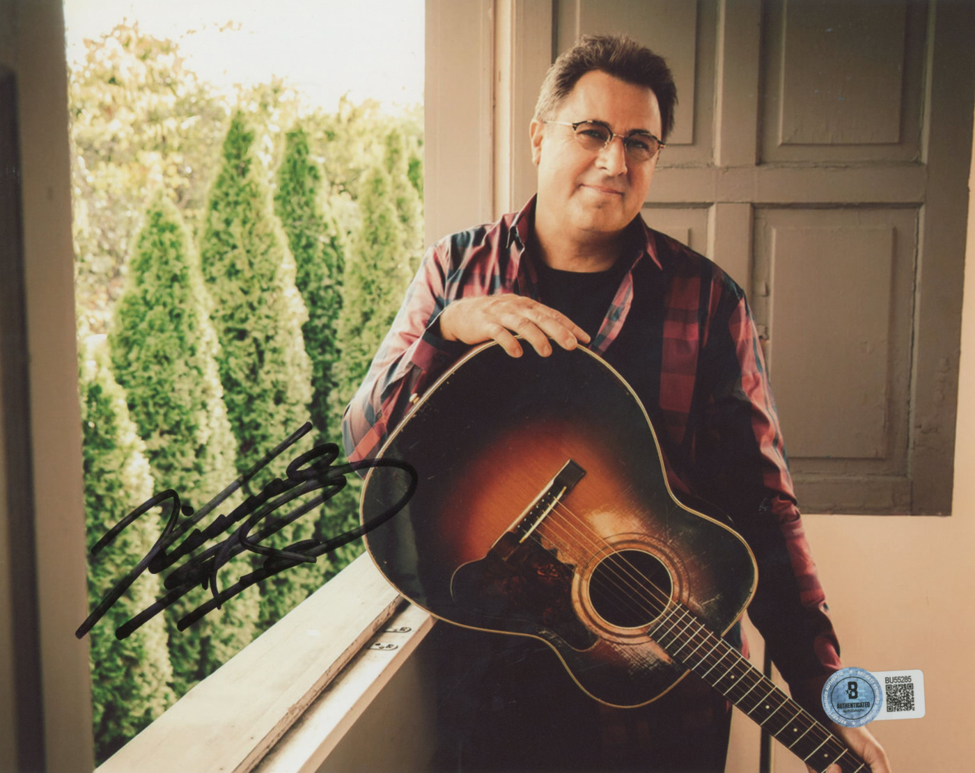 Vince Gill Country Musician Authentic Signed 8x10 Horizontal Photo BAS 8