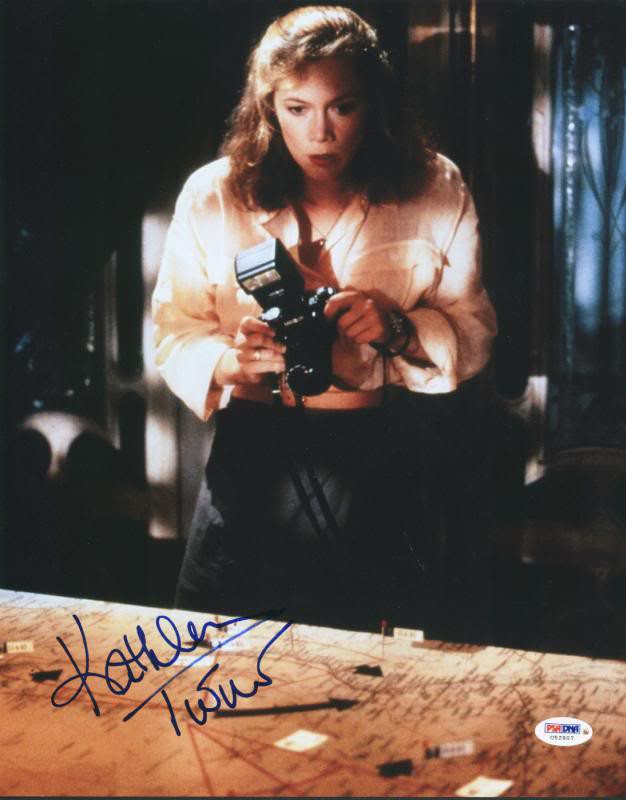 Kathleen Turner Signed Authentic 11X14 Photo Autographed PSA/DNA #U52907