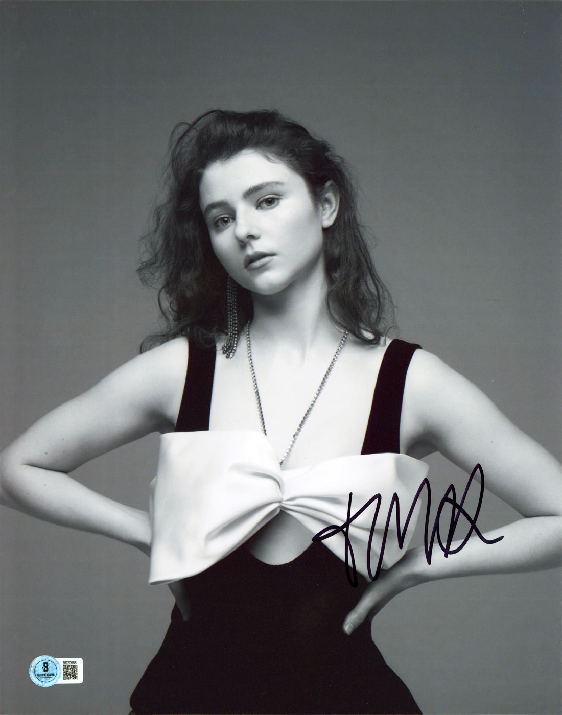 McKenzie Thomasin Jojo Rabbit’s Authentic Signed 11x14 Photo BAS #BS20568