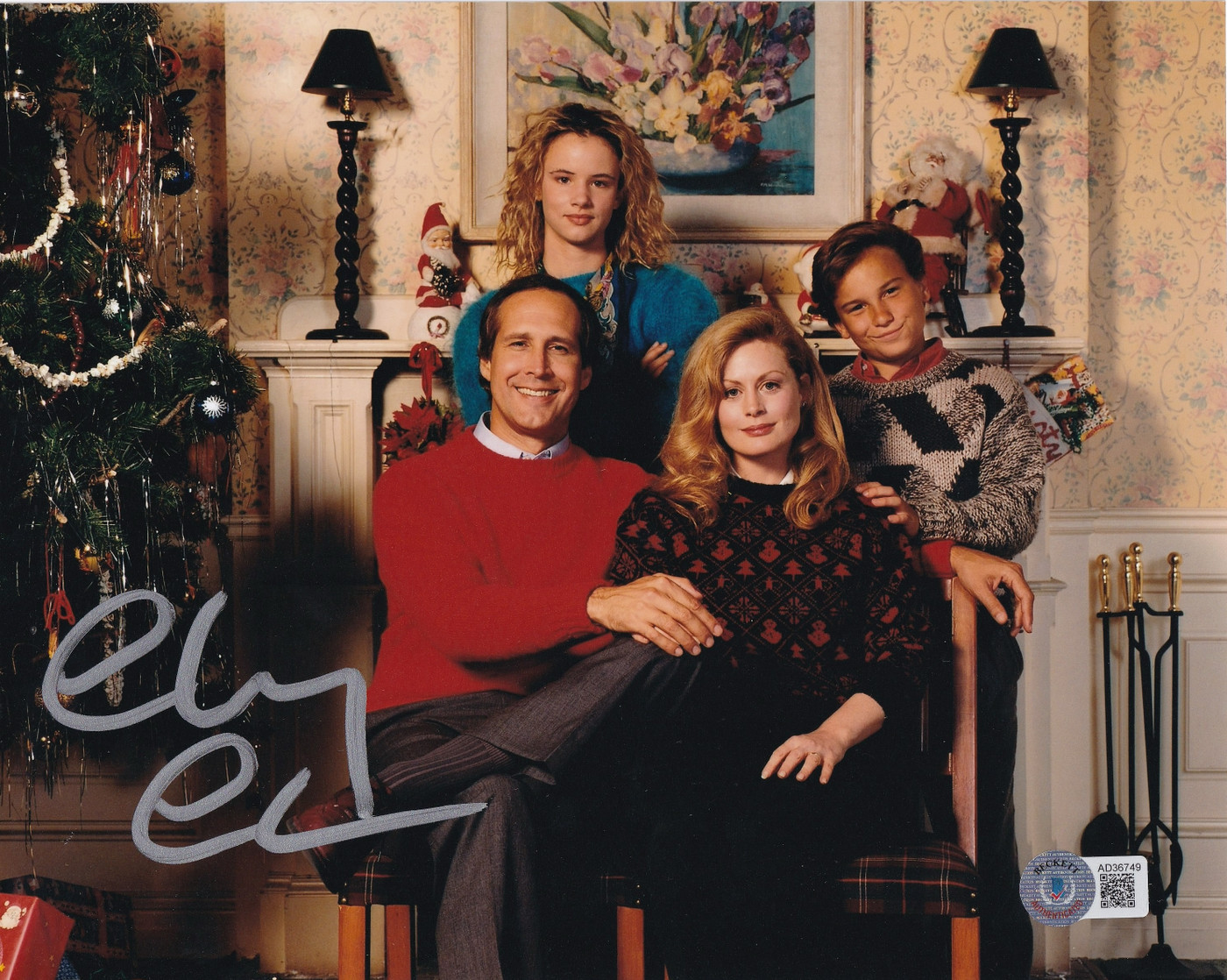 Chevy Chase 8x10 (Christmas Family Pic)