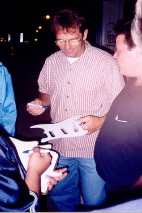 Huey Lewis Signed Autographed 8x10 Photo The News ACOA