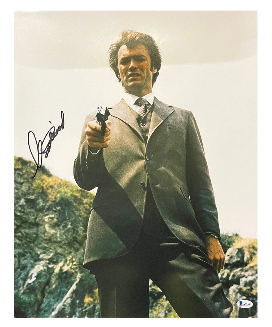 Clint Eastwood Signed Dirty Harry Pointing Gun 16x20 Photo (Beckett)