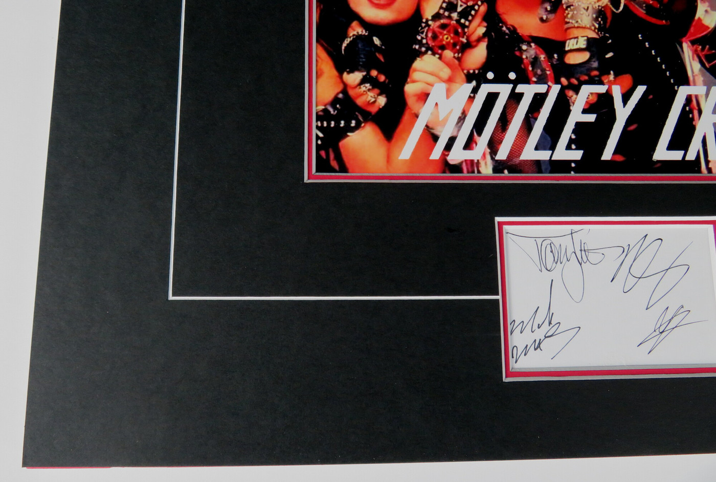 貴重❗️Motley Crue 97年サイン入り色紙 貴重❗️Motley Crue 97年サイン入り色紙 【公式通販】